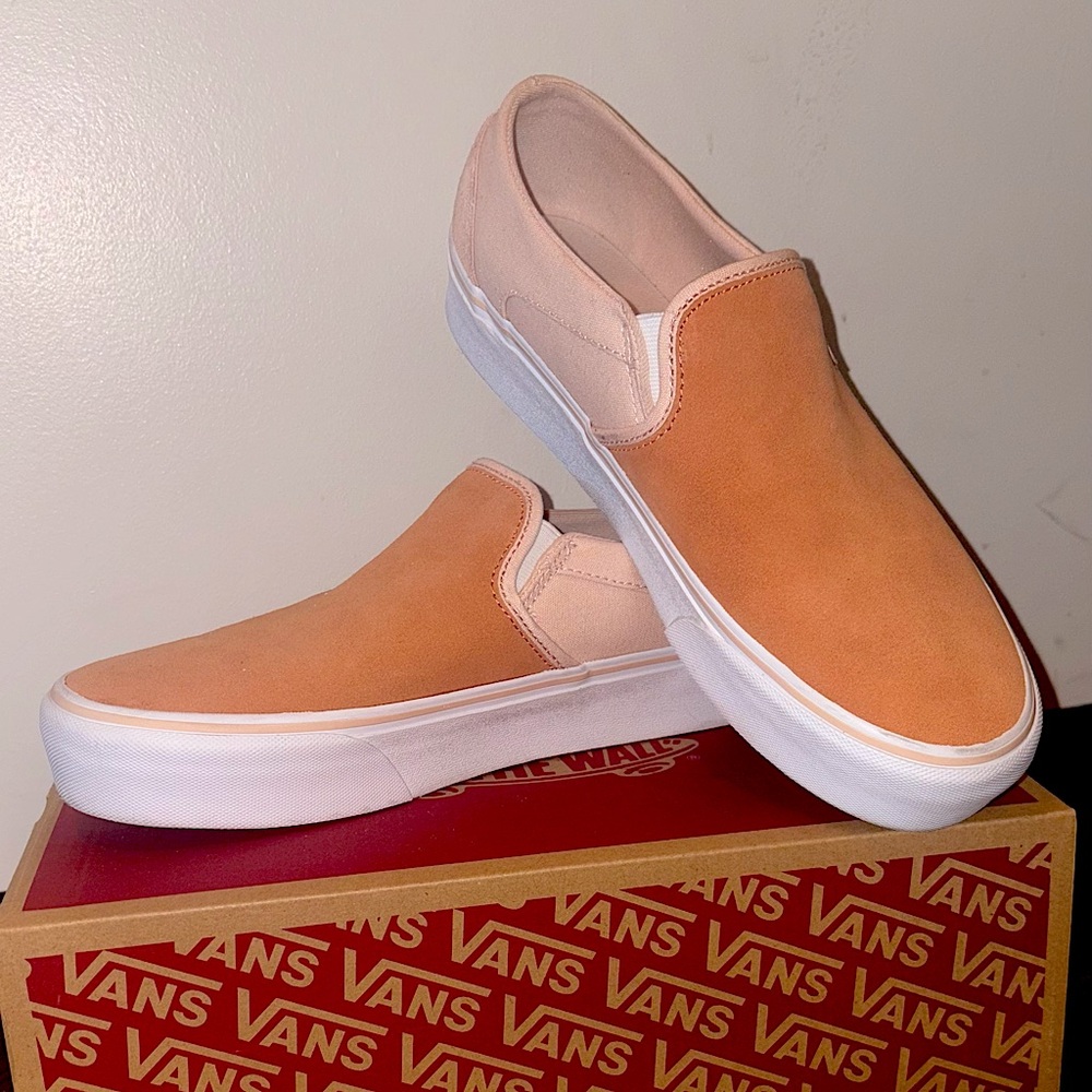 Vans Slip-On in Peach and White
